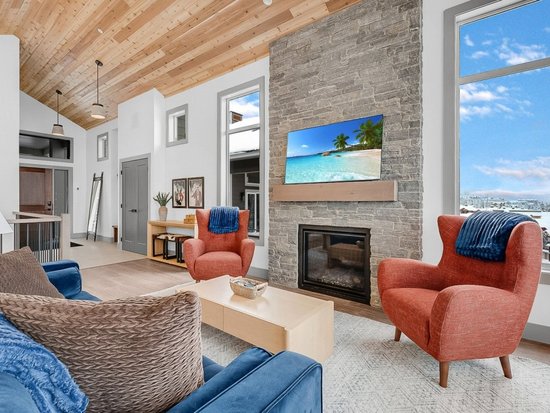 Big White 5 Bedroom Accommodation - Grizzly Ridge Trail - #4670