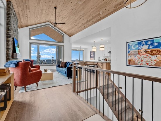 Big White 5 Bedroom Accommodation - Grizzly Ridge Trail - #4670