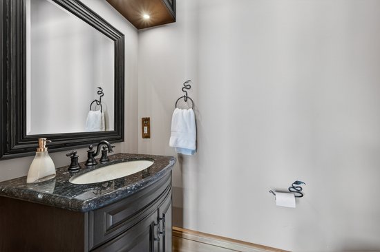 Big White 4 Bedroom Accommodation - White Spirit Lodge - #4671