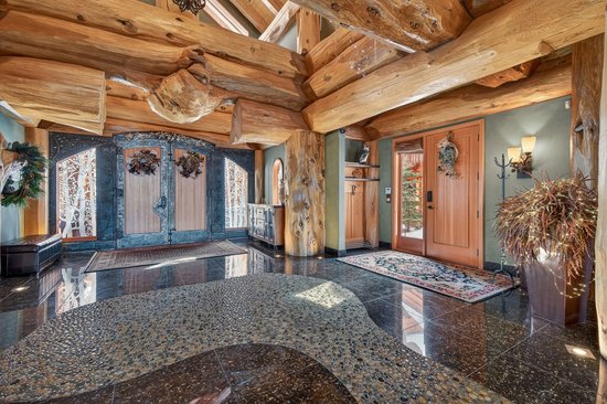 Big White 4 Bedroom Accommodation - White Spirit Lodge - #4671
