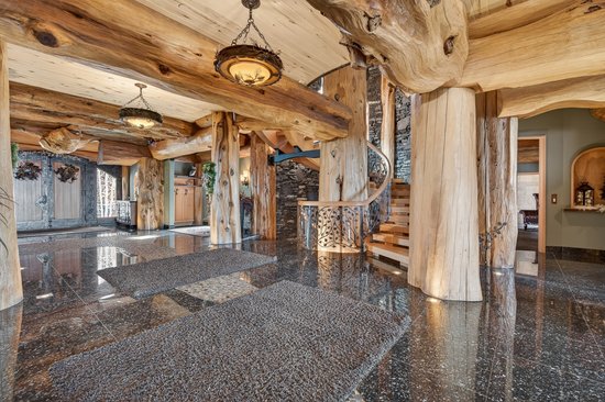 Big White 4 Bedroom Accommodation - White Spirit Lodge - #4671