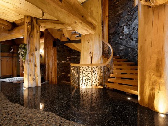 Big White 4 Bedroom Accommodation - White Spirit Lodge - #4671