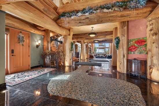 Big White 4 Bedroom Accommodation - White Spirit Lodge - #4671