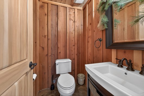 Big White 4 Bedroom Accommodation - White Spirit Lodge - #4671