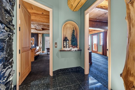 Big White 4 Bedroom Accommodation - White Spirit Lodge - #4671