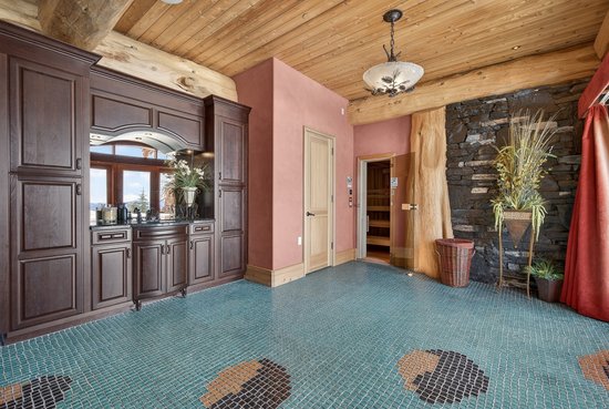 Big White 4 Bedroom Accommodation - White Spirit Lodge - #4671