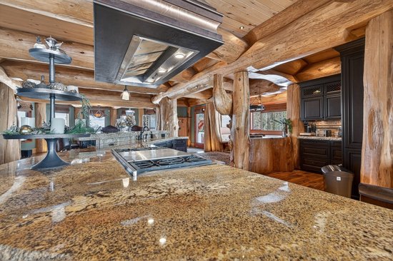 Big White 4 Bedroom Accommodation - White Spirit Lodge - #4671