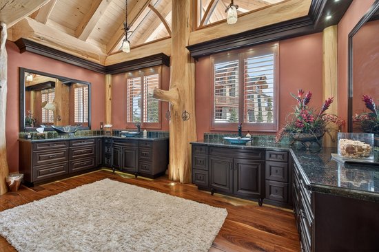 Big White 4 Bedroom Accommodation - White Spirit Lodge - #4671