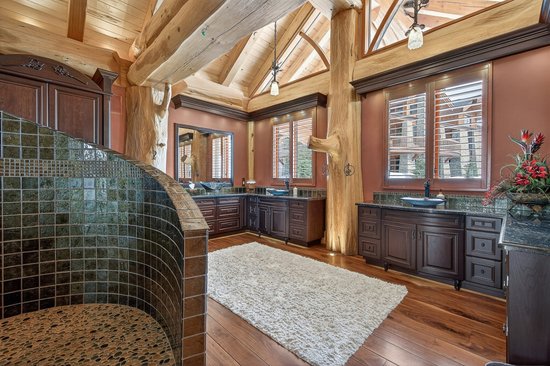 Big White 4 Bedroom Accommodation - White Spirit Lodge - #4671