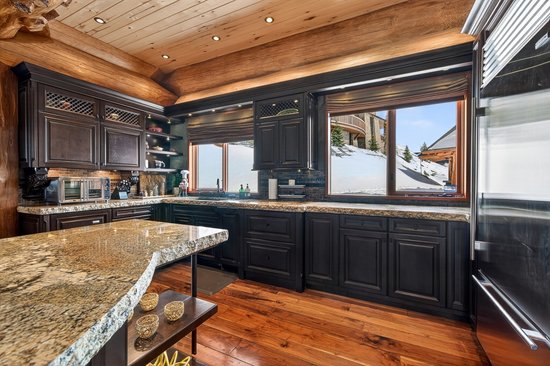Big White 4 Bedroom Accommodation - White Spirit Lodge - #4671