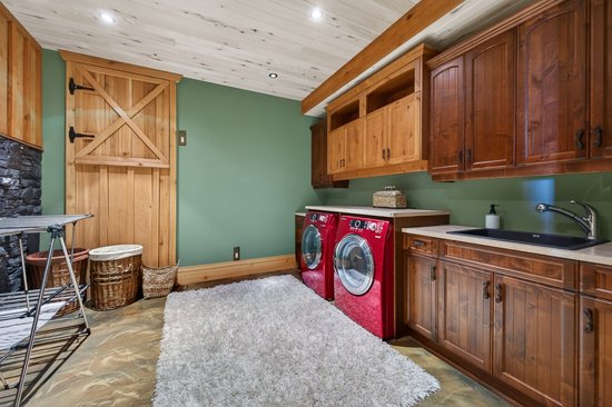 Big White 4 Bedroom Accommodation - White Spirit Lodge - #4671