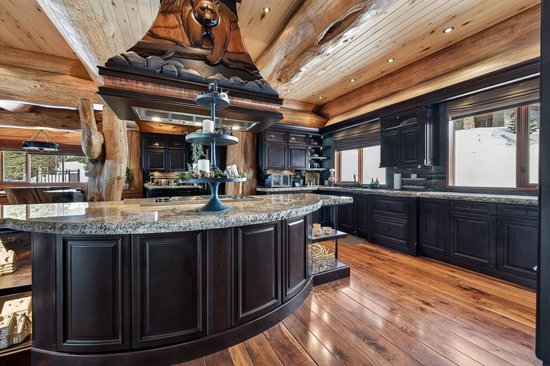 Big White 4 Bedroom Accommodation - White Spirit Lodge - #4671