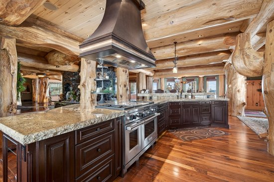 Big White 4 Bedroom Accommodation - White Spirit Lodge - #4671
