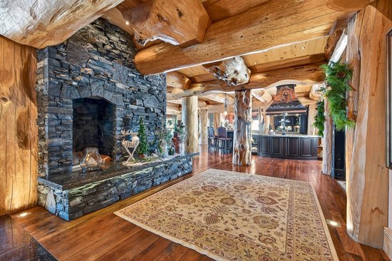 Big White 4 Bedroom Accommodation - White Spirit Lodge - #4671