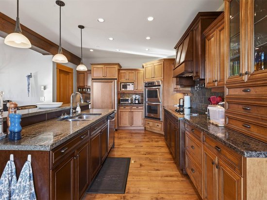 Big White 4 Bedroom Accommodation - North - #4692