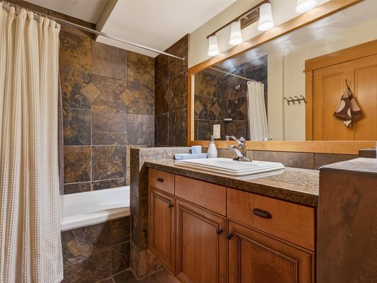 Big White 4 Bedroom Accommodation - North - #4692