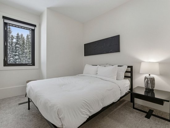 Big White 4 Bedroom Accommodation - The Edge - #4695