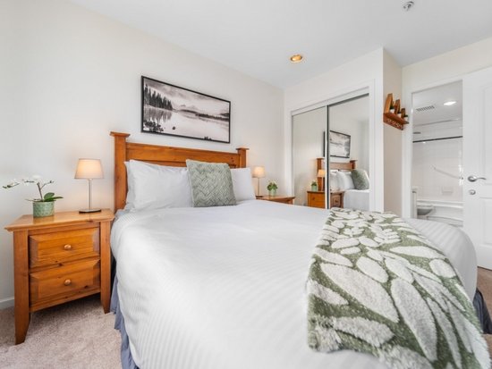 Whistler 2 Bedroom Accommodation - Whistler Town Plaza - Eagle Lodge - #4696