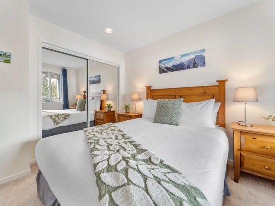 Whistler 2 Bedroom Accommodation - Whistler Town Plaza - Eagle Lodge - #4696