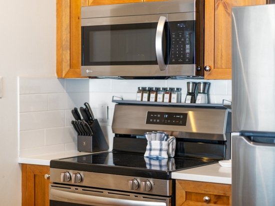 Whistler 2 Bedroom Accommodation - Whistler Town Plaza - Eagle Lodge - #4696