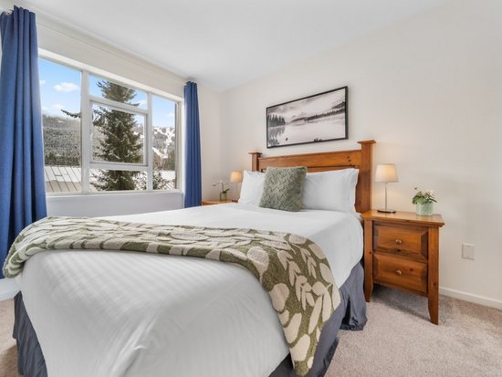 Whistler 2 Bedroom Accommodation - Whistler Town Plaza - Eagle Lodge - #4696