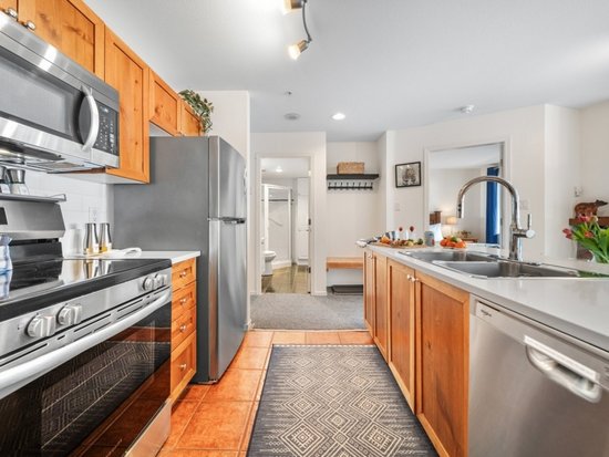 Whistler 2 Bedroom Accommodation - Whistler Town Plaza - Eagle Lodge - #4696