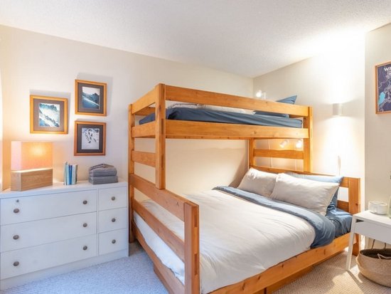 Whistler 1 Bedroom Accommodation - Gondola Village - #4698