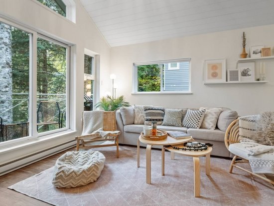 Whistler 2 Bedroom Accommodation - Gondola Heights - #4704