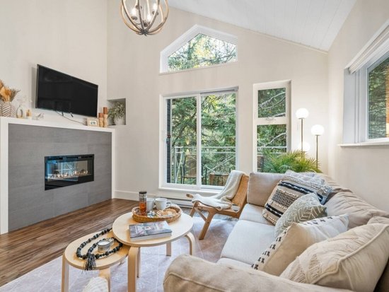 Whistler 2 Bedroom Accommodation - Gondola Heights - #4704