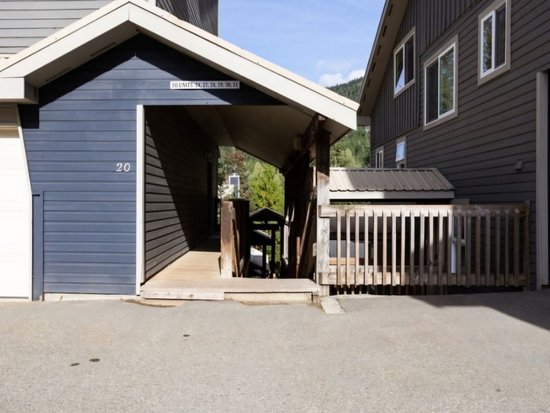 Whistler 2 Bedroom Accommodation - Gondola Heights - #4704