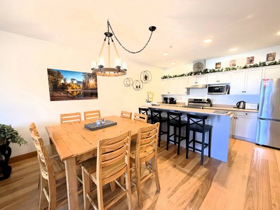 Big White 4 Bedroom Accommodation - Tree Tops - #4716