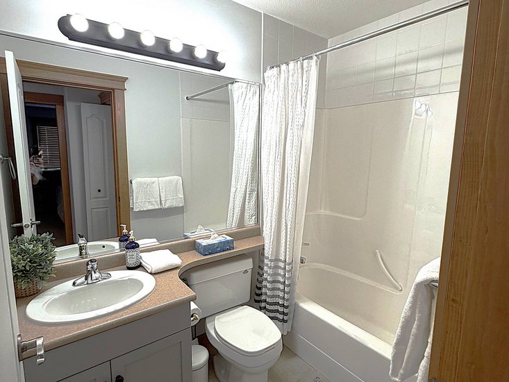 Big White 4 Bedroom Accommodation - Tree Tops - #4716