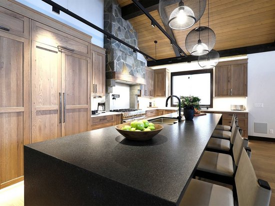 Big White 4 Bedroom Accommodation - Opulence - #4726