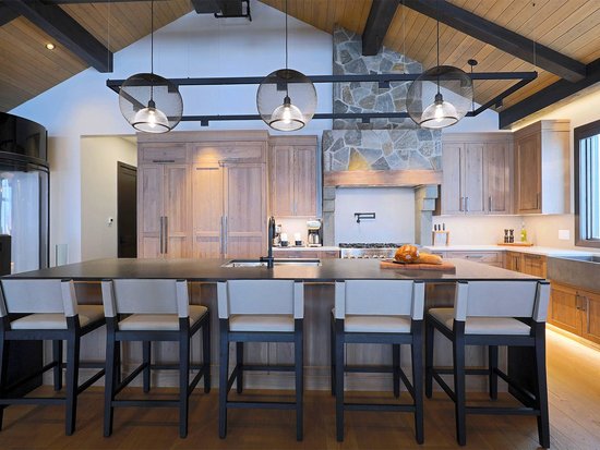 Big White 4 Bedroom Accommodation - Opulence - #4726