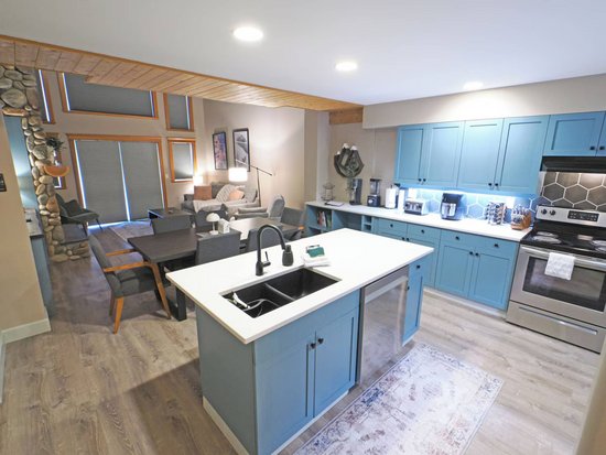 Big White 3 Bedroom Accommodation - Tree Tops - #4730