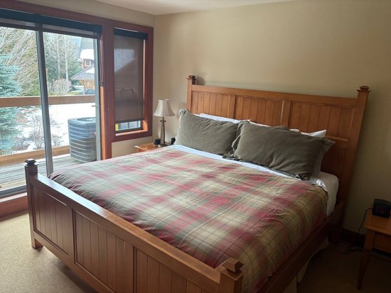 Whistler 3 Bedroom Accommodation - Montebello - #497