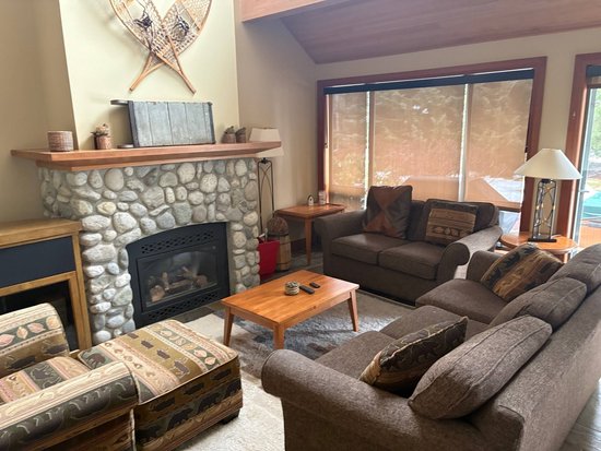 Whistler 3 Bedroom Accommodation - Montebello - #497