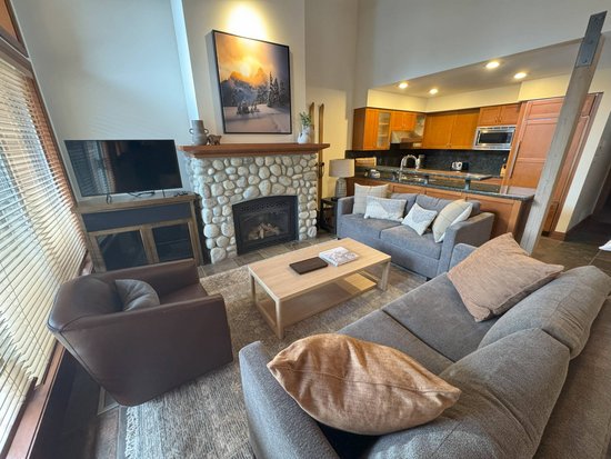 Whistler 4 Bedroom Accommodation - Montebello - #522