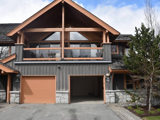 Whistler 4 Bedroom Accommodation - Montebello - #522