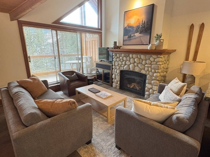 Whistler 4 Bedroom Accommodation - Montebello - #522