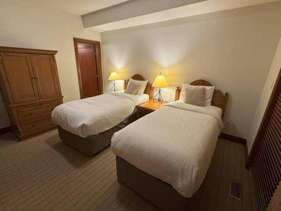 Whistler 4 Bedroom Accommodation - Montebello - #522