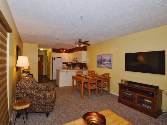 Whistler 1 Bedroom Accommodation - Wildwood Lodge - #608