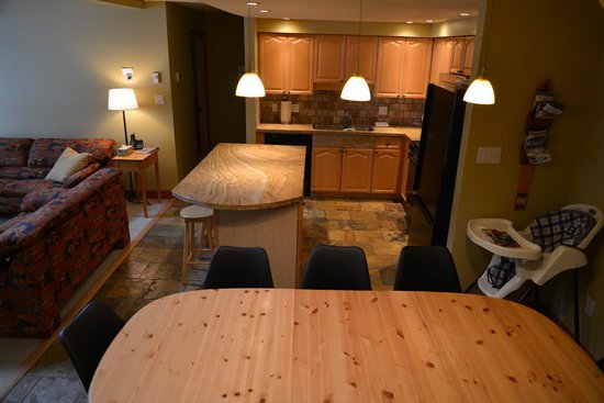 Whistler 3 Bedroom Accommodation - Gleneagles - #646