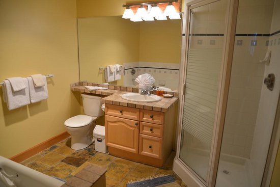 Whistler 3 Bedroom Accommodation - Gleneagles - #646