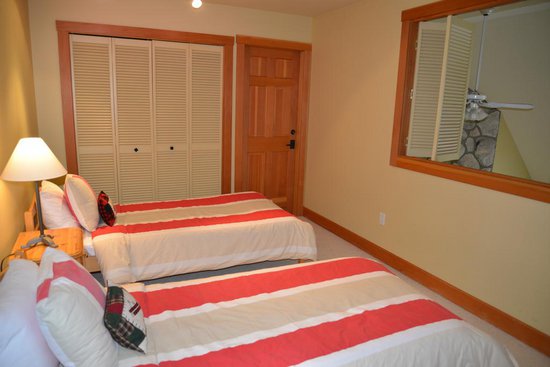 Whistler 3 Bedroom Accommodation - Gleneagles - #646