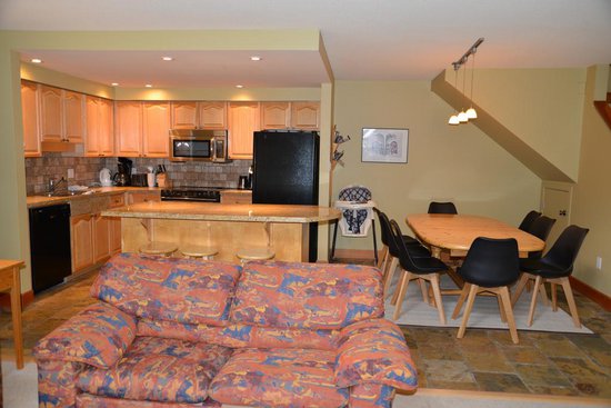 Whistler 3 Bedroom Accommodation - Gleneagles - #646