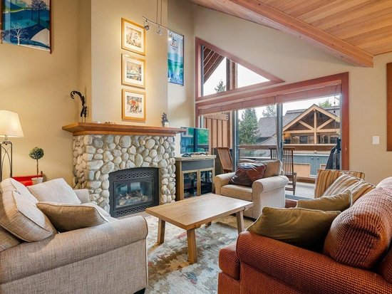 Whistler 4 Bedroom Accommodation - Montebello - #654