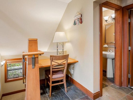 Whistler 4 Bedroom Accommodation - Montebello - #654