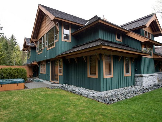 Whistler 4 Bedroom Accommodation - Montebello - #654