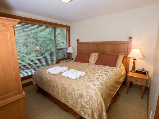 Whistler 4 Bedroom Accommodation - Montebello - #654